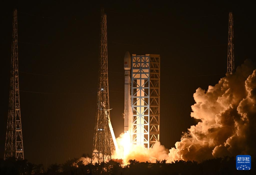 Razzo vettore Long March-12 con a bordo due satelliti sperimentali decolla dal sito di lancio di veicoli spaziali commerciali di Hainan, nella provincia insulare meridionale di Hainan. (30 novembre 2024 - Xinhua/Guo Cheng)
