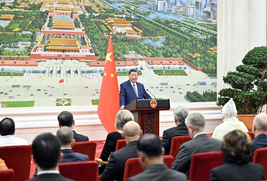 Xi Jinping accetta credenziali 28 ambasciatori stranieri, invitandoli a scoprire la Cina passata, presente e futura