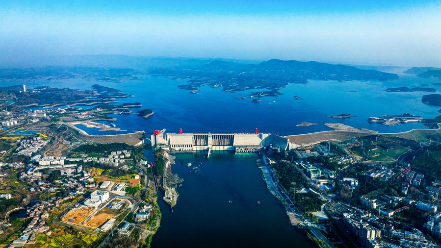  Vista del bacino idrico di Danjiangkou nella provincia dello Hubei, nella Cina centrale. (22 marzo 2024 - Xinhua/Xiao Yijiu)
