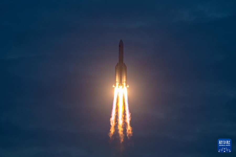 Cina: lanciato nuovo satellite per connettività Internet in orbita bassa