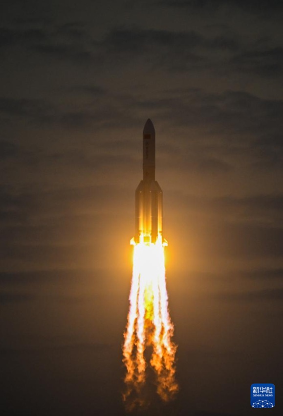 Cina: lanciato nuovo satellite per connettività Internet in orbita bassa