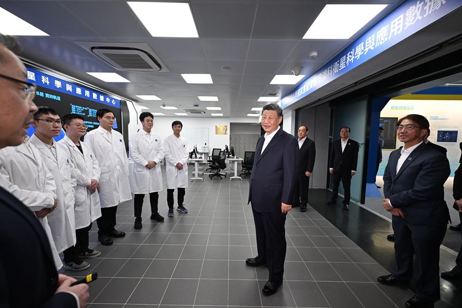 Visita d'ispezione di Xi Jinping all'Università di Scienza e Tecnologia di Macao
