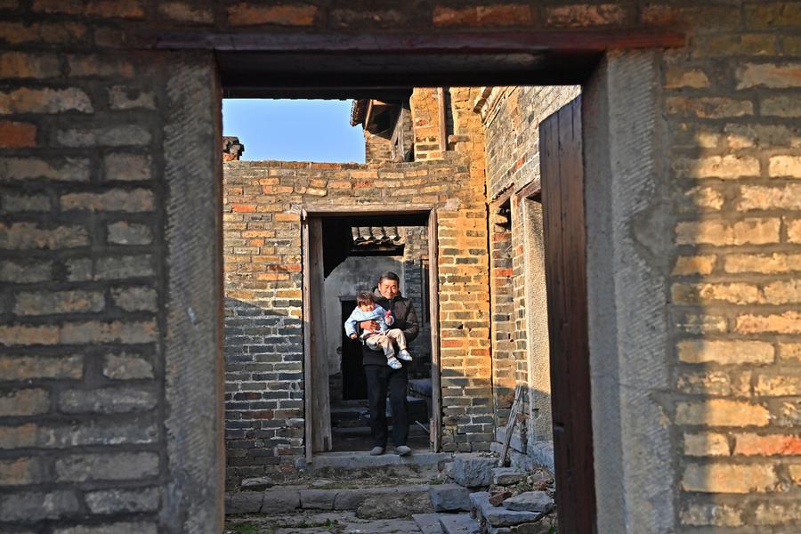 Antichi edifici ben conservati in un villaggio di oltre 400 anni nel Guangxi, nella Cina meridionale