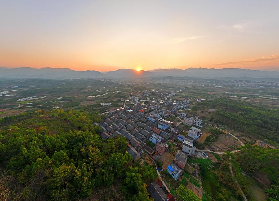 Antichi edifici ben conservati in un villaggio di oltre 400 anni nel Guangxi, nella Cina meridionale