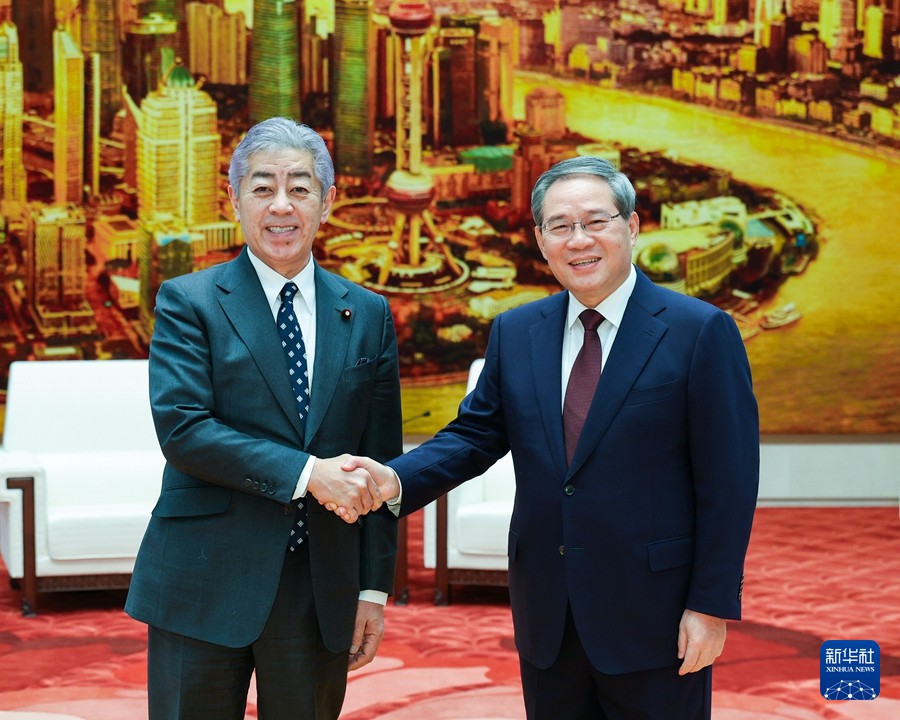 Premier cineseLi Qiang incontra il Ministro degli Esteri giapponese Takeshi Iwaya a Beijing. (25 dicembre 2024 - Xinhua/Liu Bin)