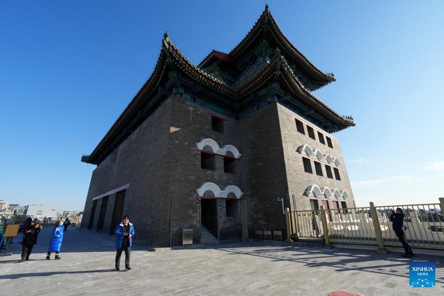 La torre di guardia Zhengyangmen a Beijing riapre al pubblico