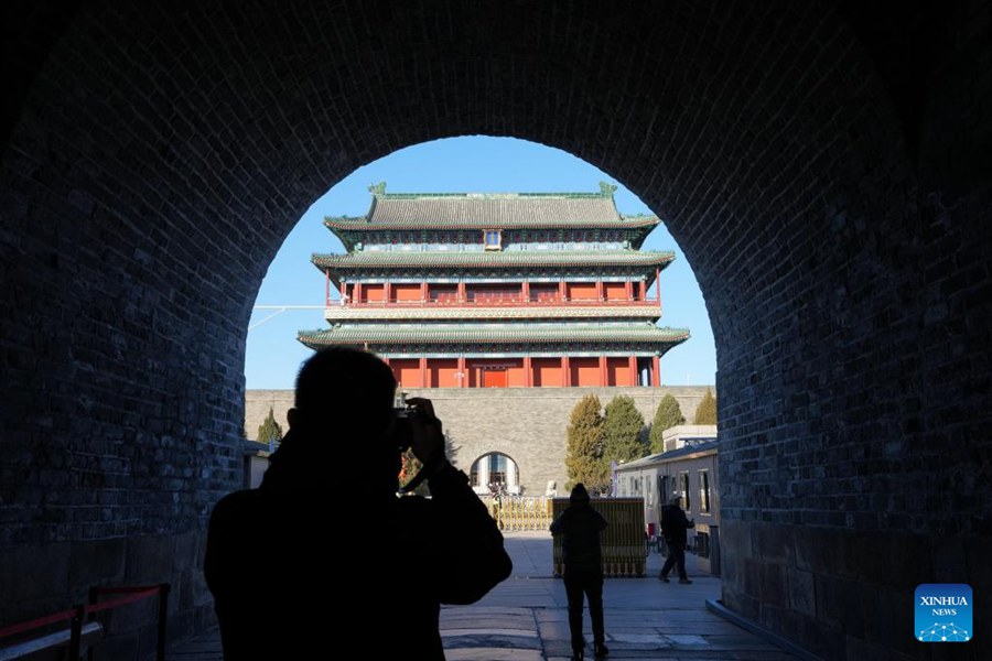 La torre di guardia Zhengyangmen a Beijing riapre al pubblico