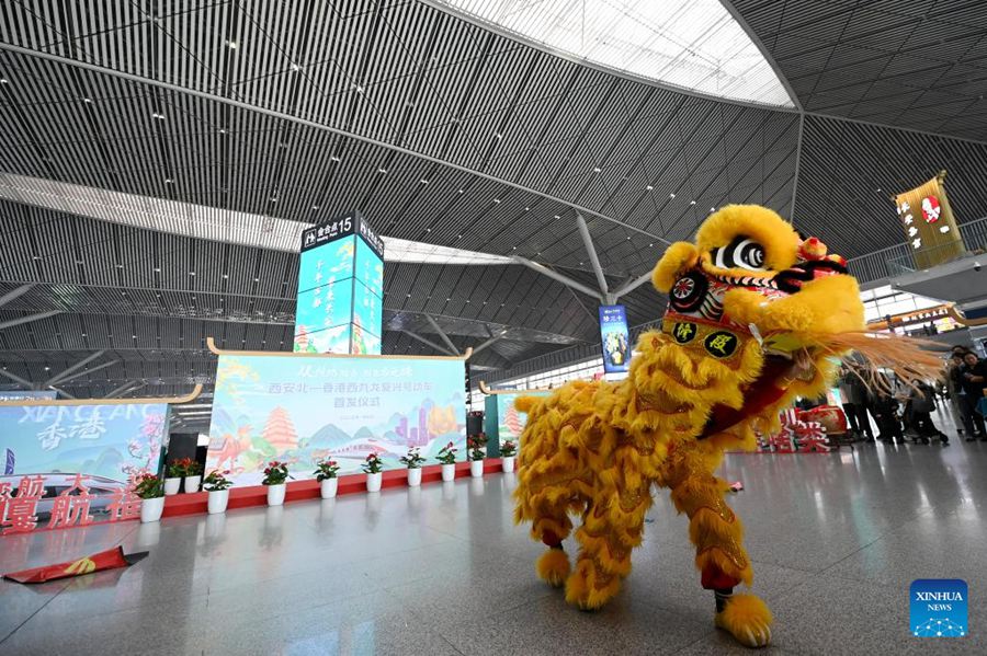 Due tratte ferroviarie ad alta velocità dirette collegano lo Shaanxi e lo Hubei con Hong Kong