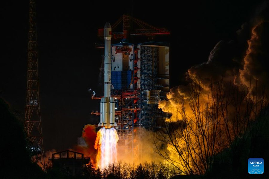La Cina lancia un satellite di prova per il rifornimento orbitale