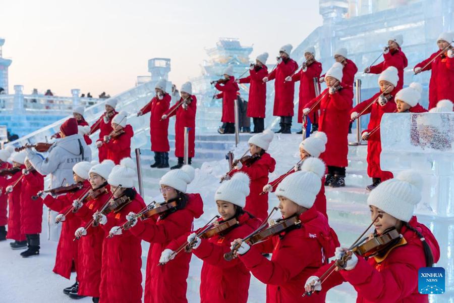 Flash mob organizzato per sostenere i prossimi 9°Giochi Asiatici Invernali a Harbin