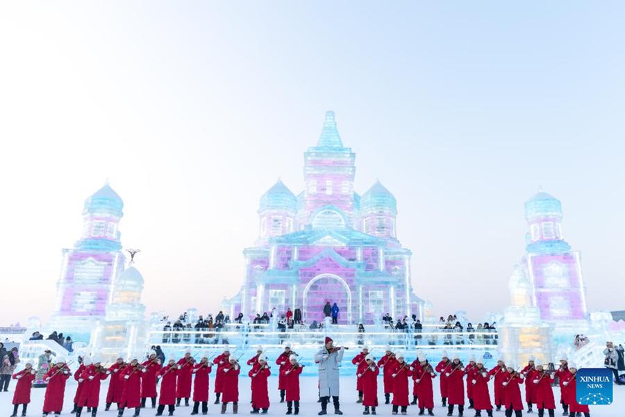 Flash mob organizzato per sostenere i prossimi 9°Giochi Asiatici Invernali a Harbin