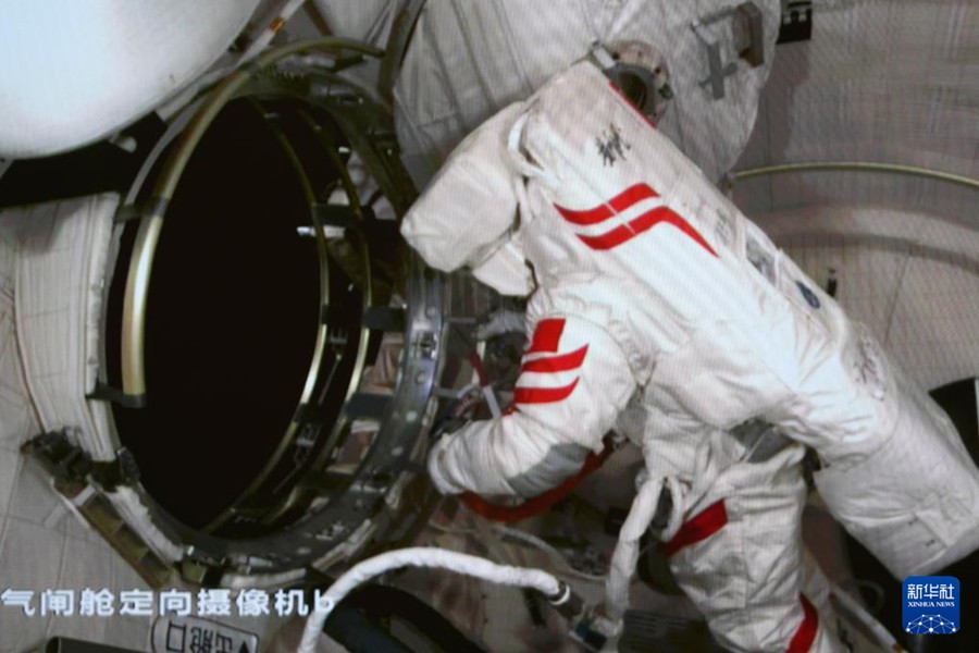 Seconda serie attività extraveicolari Shenzhou-19 conclusa con successo