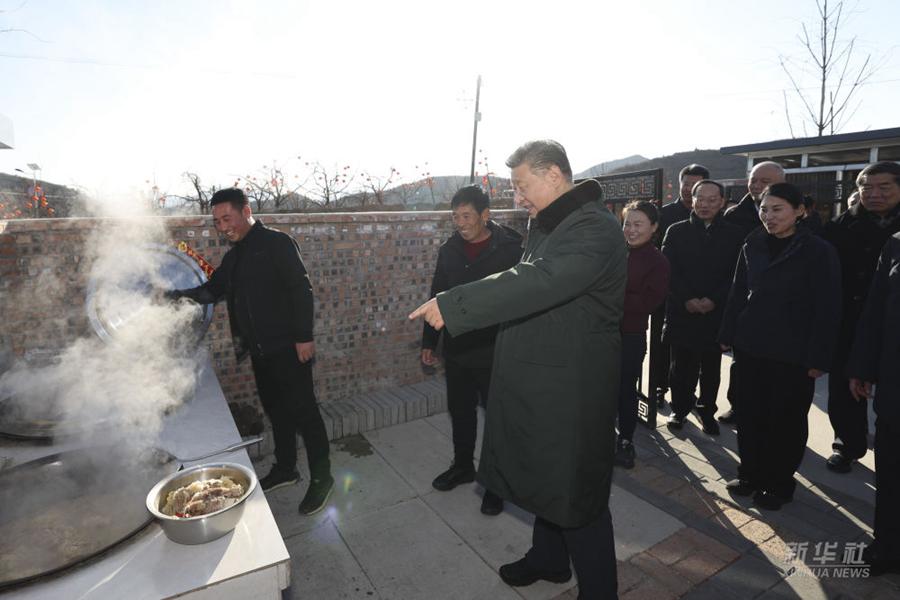 Xi Jinping visita le persone colpite dalle inondazioni nella provincia del Liaoning