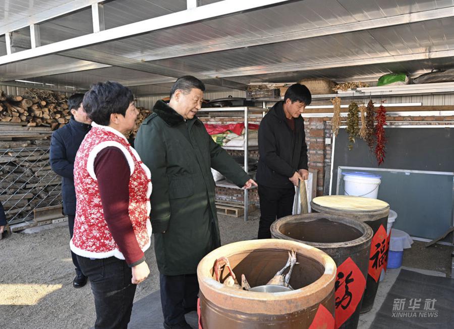Xi Jinping visita le persone colpite dalle inondazioni nella provincia del Liaoning