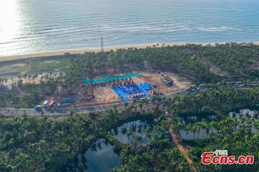 Il cantiere della seconda fase di costruzione di due rampe di lancio progettate per razzi a propellente liquido presso il sito di lancio commerciale per veicoli spaziali a Wenchang, nella provincia di Hainan, nel sud della Cina. (25 gennaio 2025 - Foto fornita a China News Service)