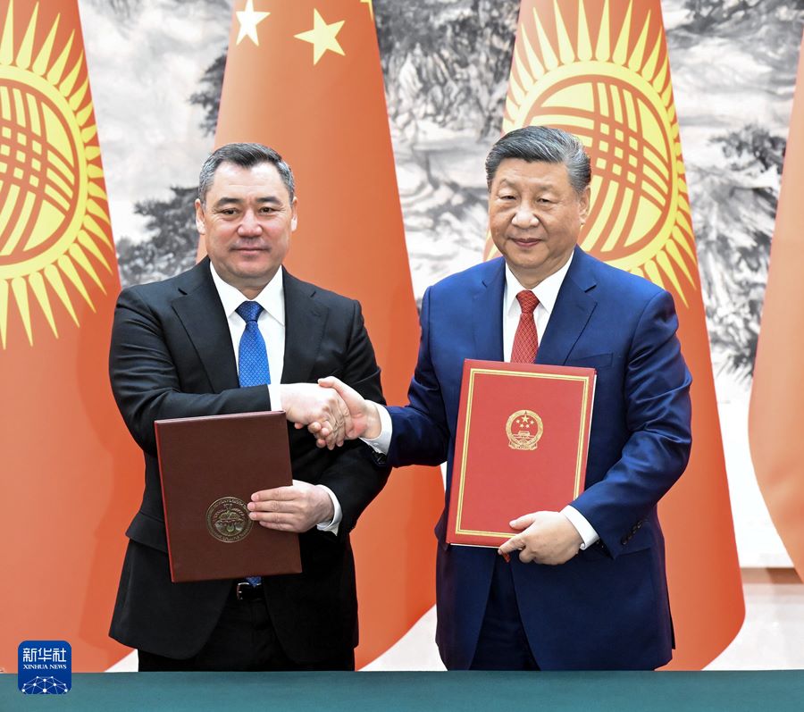 Colloquio tra Xi Jinping e il Presidente kirghiso