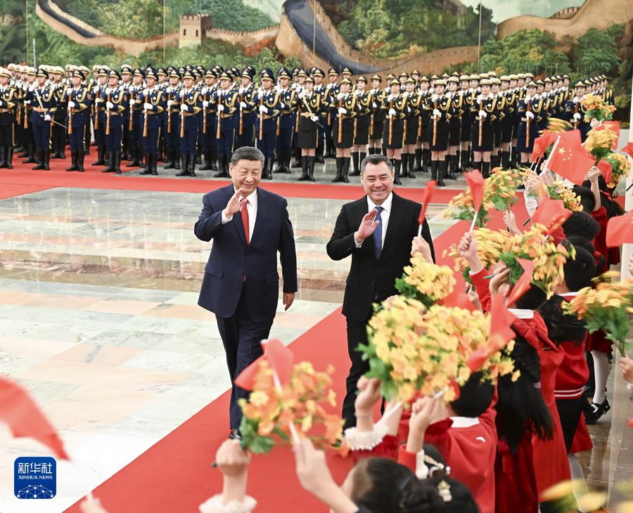 Colloquio tra Xi Jinping e il Presidente kirghiso