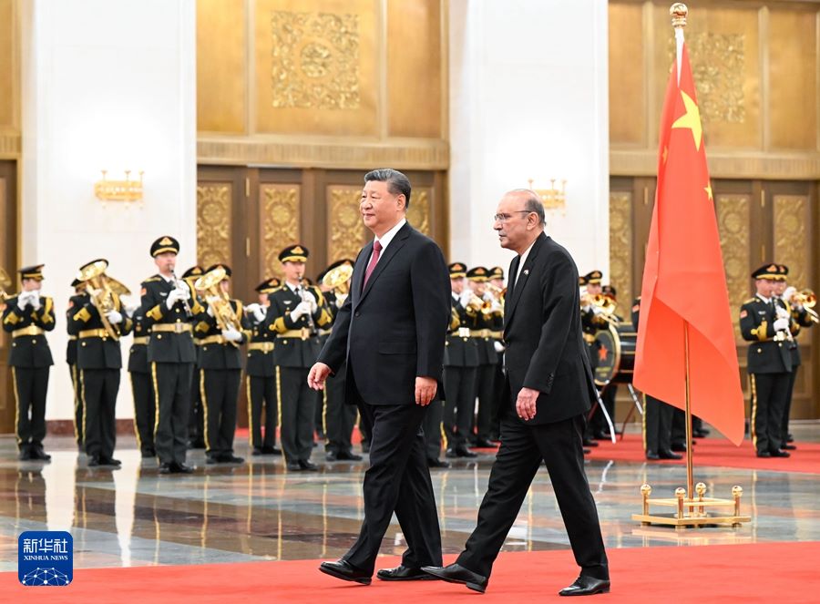 Colloquio tra Xi Jinping e Asif Ali Zardari