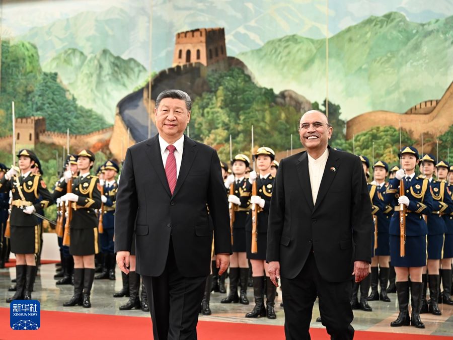 Colloquio tra Xi Jinping e Asif Ali Zardari
