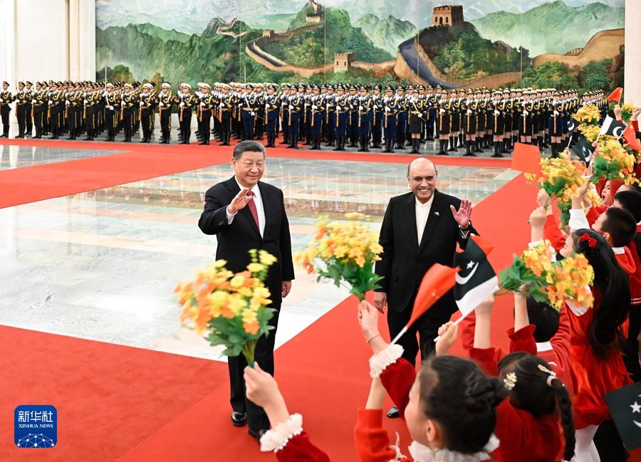 Colloquio tra Xi Jinping e Asif Ali Zardari