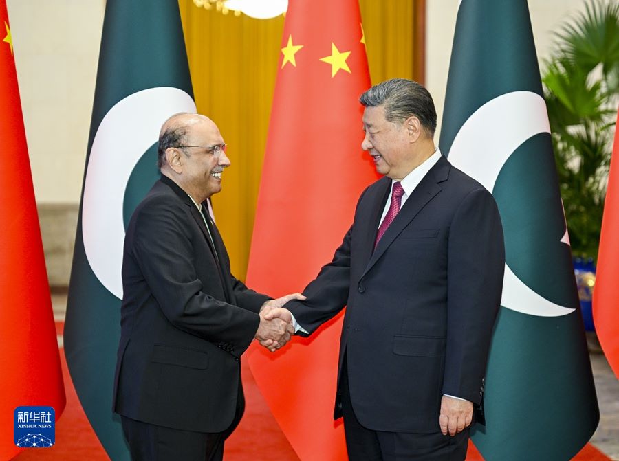 Colloquio tra Xi Jinping e Asif Ali Zardari