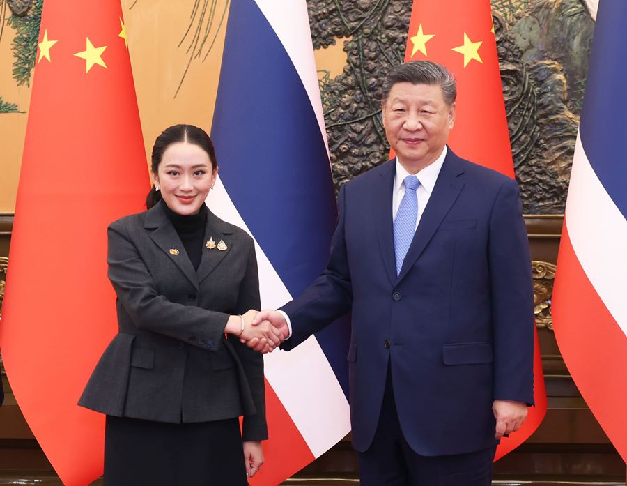 Xi Jinping incontra la premier tailandese