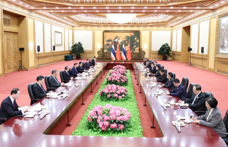Xi Jinping incontra la premier tailandese