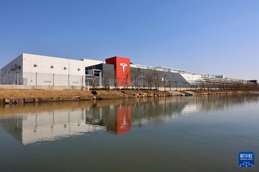 Shanghai: in funzione la Megafabbrica Tesla di batterie di accumulo energetico