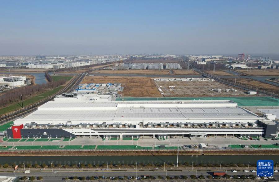 Shanghai: in funzione la Megafabbrica Tesla di batterie di accumulo energetico