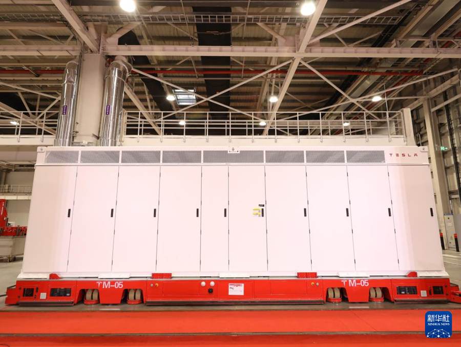 Shanghai: in funzione la Megafabbrica Tesla di batterie di accumulo energetico