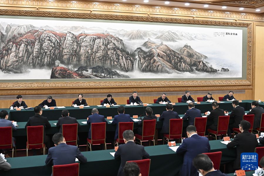 Xi Jinping presenzia a simposio su imprese private
