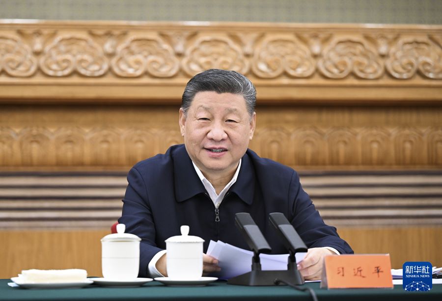 Xi Jinping presenzia a simposio su imprese private