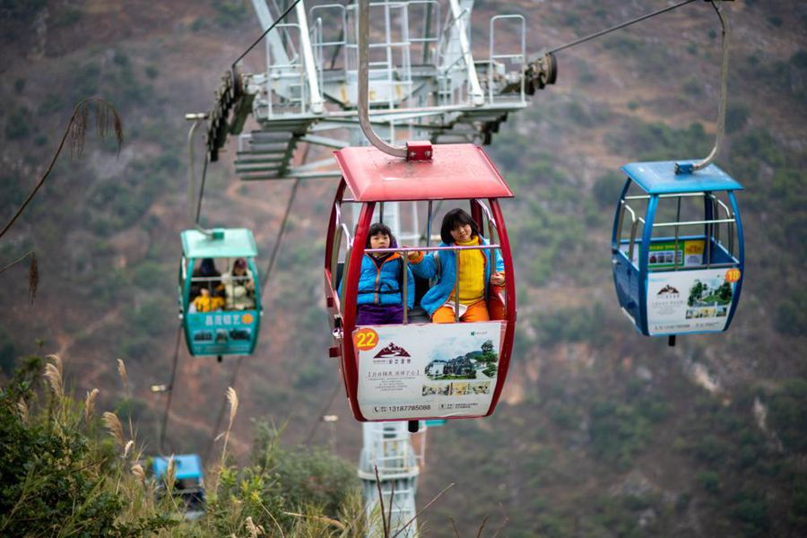 Yunnan, strutture panoramiche aiutano ad accorciare il tragitto dei bambini verso scuola