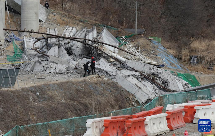 Crollo di un'autostrada in Corea del Sud, 4 morti e 5 feriti gravi