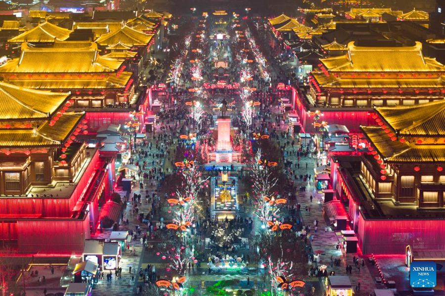 Vista aerea del Grand Tang Mall a Xi'an, nella provincia nord-occidentale cinese dello Shaanxi. (2 febbraio 2024 - Xinhua/Shao Rui)