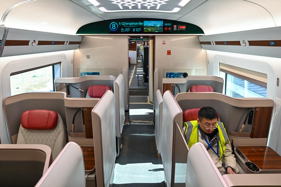 Il treno più veloce al mondo sottoposto a test di tipo a Beijing