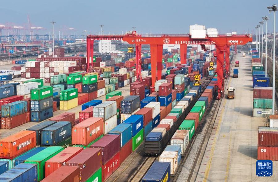 Treni merci Cina-Europa operati dal porto di Lianyungang crescono del 22,9% nei primi due mesi dell'anno