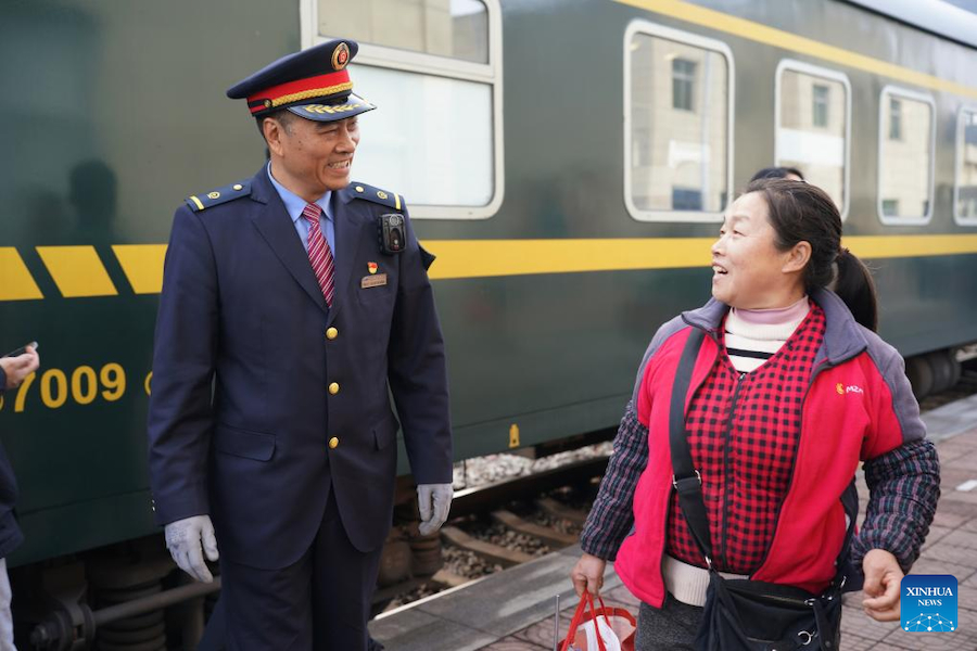 Treno lento accelera la rivitalizzazione rurale in Cina