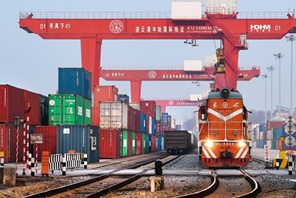 Treni merci Cina-Europa operati dal porto di Lianyungang crescono del 22,9% nei primi due mesi dell'anno