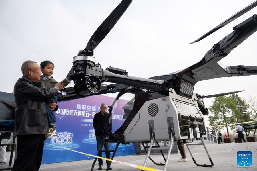 Auto volante della XPENG completa il volo di prova nello Hunan