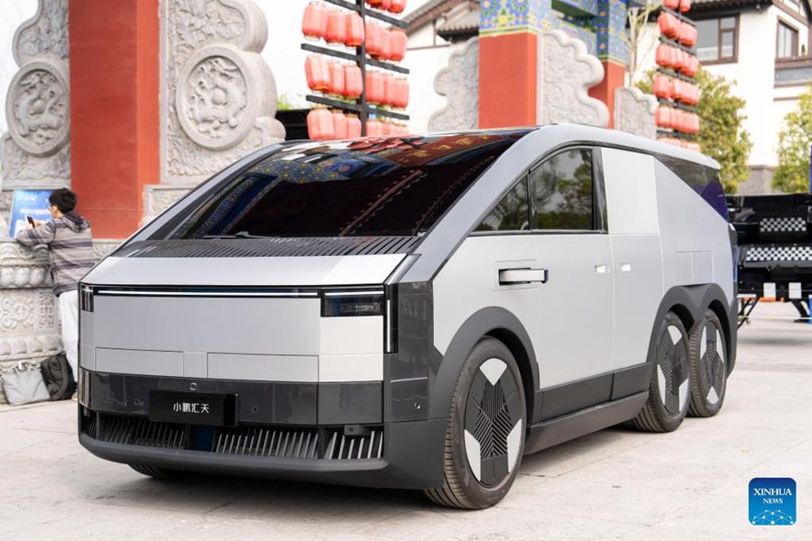 Auto volante della XPENG completa il volo di prova nello Hunan