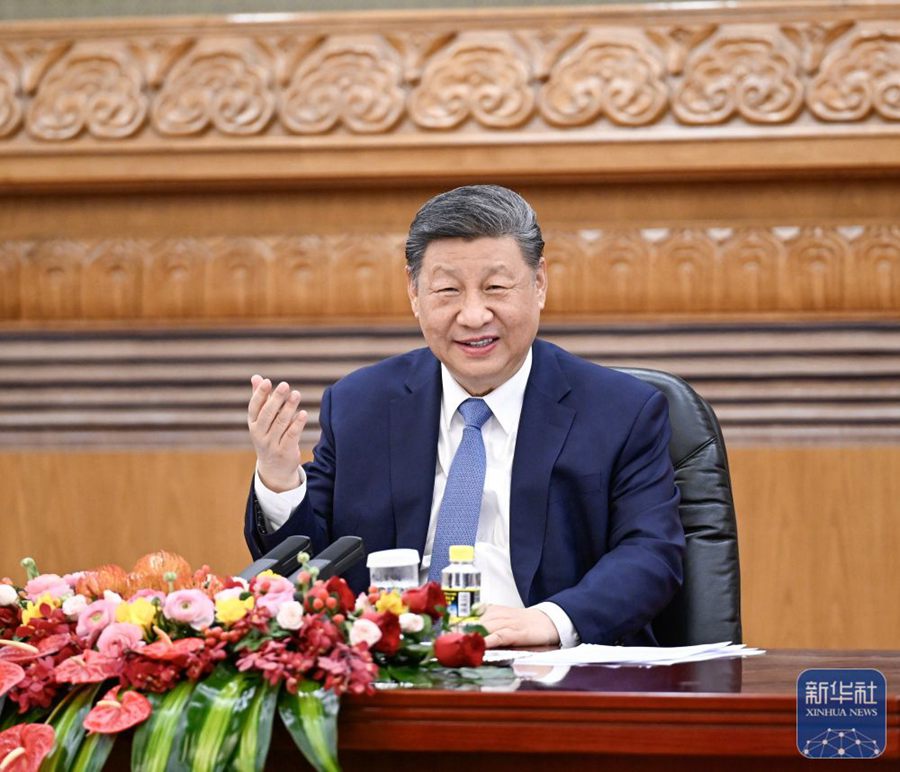Xi Jinping incontra rappresentanti della comunità imprenditoriale internazionale