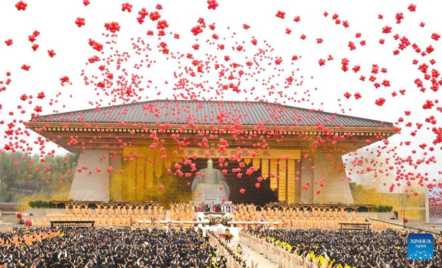 Grande cerimonia in onore dell'antenato leggendario Huangdi nella provincia cinese dello Henan