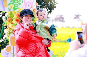 Nanjing: mare di fiori di colza attiva l'economia primaverile