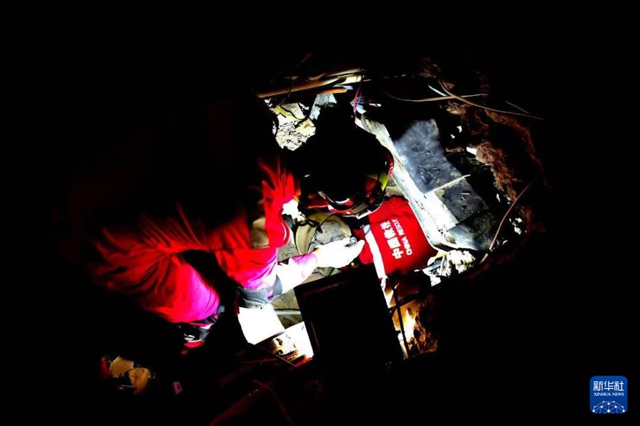 Sisma in Myanmar, squadra di soccorso cinese effettua operazione congiunta di salvataggio