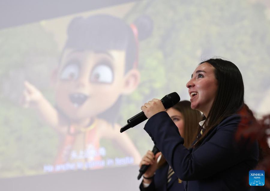 Studenti italiani dimostrano la passione per la Cina attraverso spettacoli culturali