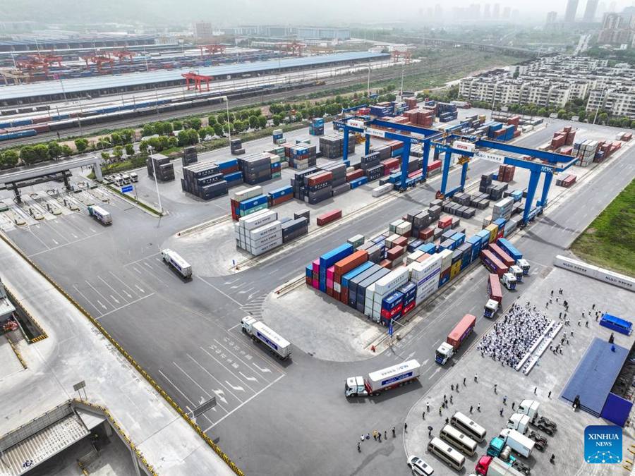 La Cina lancia la prima tratta transregionale per camion pesanti alimentati a idrogeno