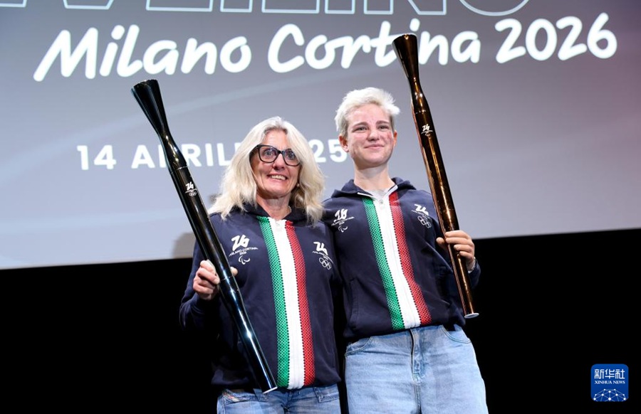 Milano Cortina 2026 svela la torcia olimpica 