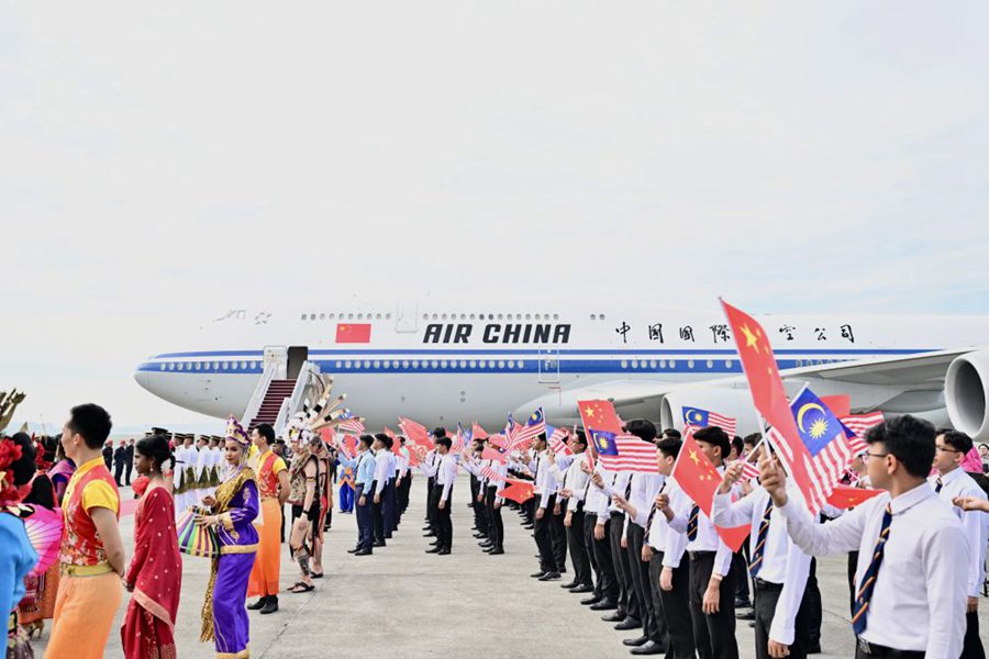 Xi Jinping conclude con successo visita di Stato in Malesia