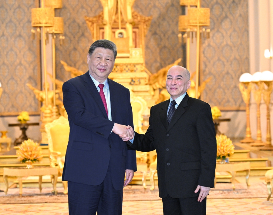 Xi Jinping incontra Norodom Sihamoni